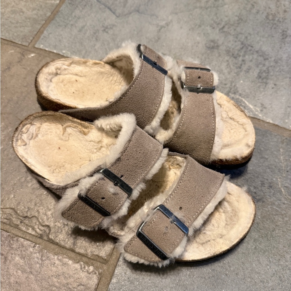 Birkenstocks Cozy Shearling-Lined Sandals with Buckles size 38